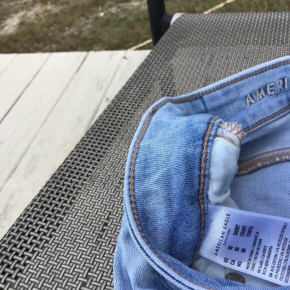 American Eagle Jeans 00 Short - Picture 3 of 5